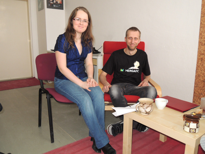 Slečna Petra Mikulášková s mužem Jakubem Nožičkou v kanceláři firmy Mergado.