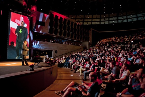 Hlavní přednáškový sál pojal kapacitně cca 1 500 lidí, přičemž konference Shopexpo se zúčastnilo více jak 2 000 lidí. 